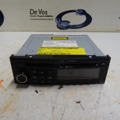 Peugeot 208  Radio CD player 2015 16087576ZD