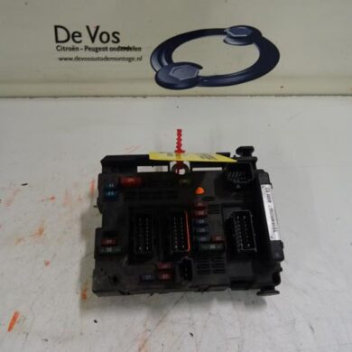 Peugeot 307 1.4 Fuse box 2003 6500Y1