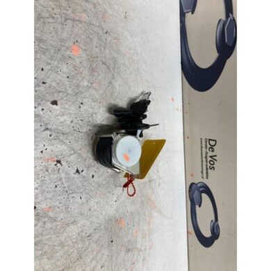 Peugeot 5008 1.6 BlueHDi 120 Rear seatbelt, left 2016 8975SQ