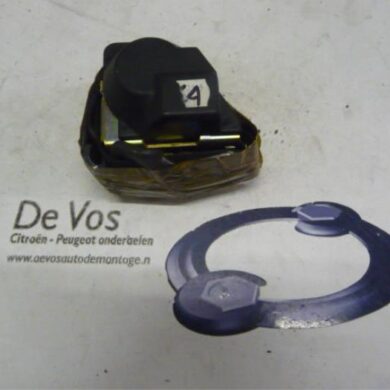 Peugeot 406 1.8 S,SL,ST,STX 16V Rear seatbelt, left 2000 8973S3