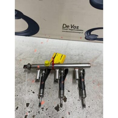 Peugeot 2008  Injector (petrol injection) HNP 2019 1637833480-9822715980-9811353880