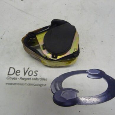 Peugeot 407  Rear seatbelt, left 2004 8974HK