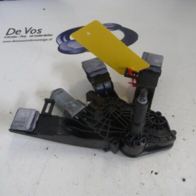 Peugeot 308  Rear wiper motor 2014 9677680580