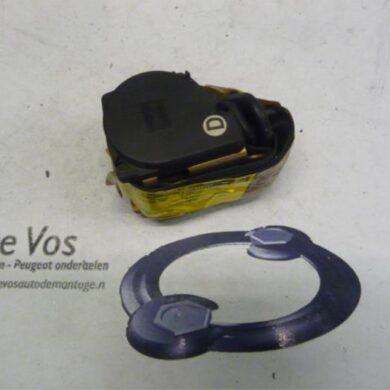 Citroen Saxo 1.1i X,SX Rear seatbelt, right 1998 8973GK