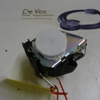 Citroen DS3  Rear seatbelt, right 2010 8975TC-8976F1