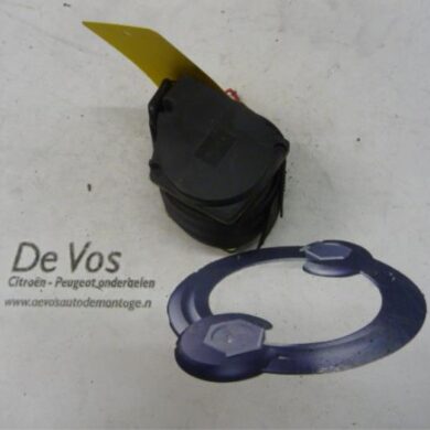 Peugeot 306 1.8 16V Rear seatbelt, right 1999 8972NY