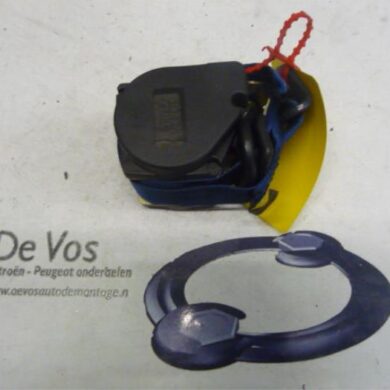 Citroen Saxo 1.1i X,SX Rear seatbelt, right 2000 8973HP