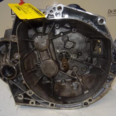 Peugeot 2008  Gearbox BHZ 2015 1610436480-1610901280 20EA59
