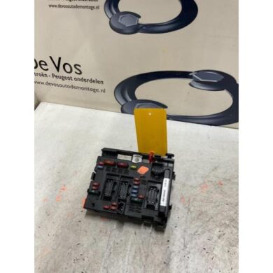 Peugeot 206 1.4 XR,XS,XT,Gentry Fuse box 2006 6500Y1-9657608880