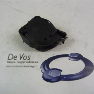 Citroen C5  Rear seatbelt, right 2005 8975P5