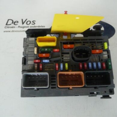 Citroen C5  Sicherungskasten 2008 9807028580