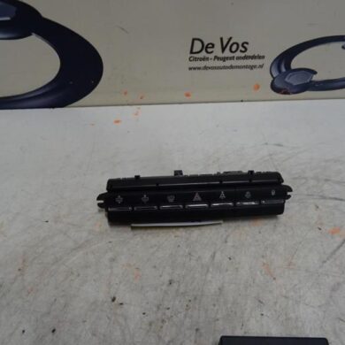 Peugeot 5008  Switch 2013 6490EA-98070056ZD