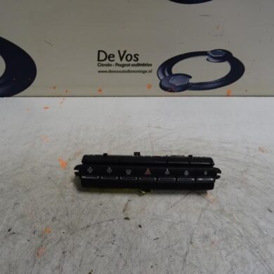 Peugeot 5008  Switch 2011 6490EA-98070056ZD