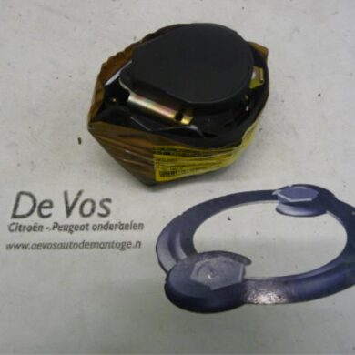Peugeot 206 1.6 16V Rear seatbelt, right 2002 8974HV