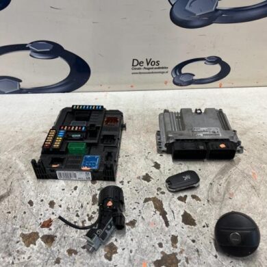 Peugeot 2008 1.5 BlueHDi 120 Steuergerät Motormanagement YHX 2019 9830225780-1638427180-1677632780