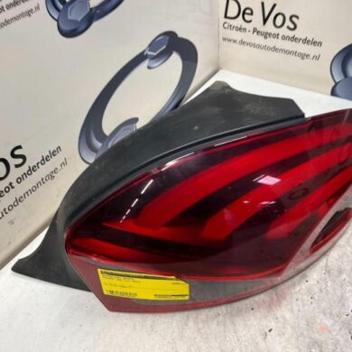 Peugeot 208 1.2 12V e-THP PureTech 110 Rücklicht rechts 2017 9810430580-9825601180