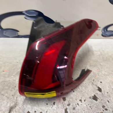 Peugeot 2008 1.5 BlueHDi 120 Achterlicht rechts 2019 9814745980