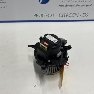 Citroen Berlingo 1.5 BlueHDi 75 Heating and ventilation fan motor 2020 9821292380
