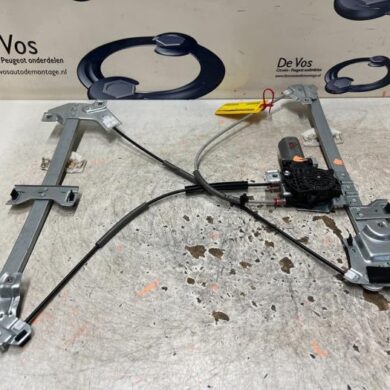 Citroen Berlingo 1.6 16V Ruitmechaniek 4Deurs rechts-voor 2004 9222G1