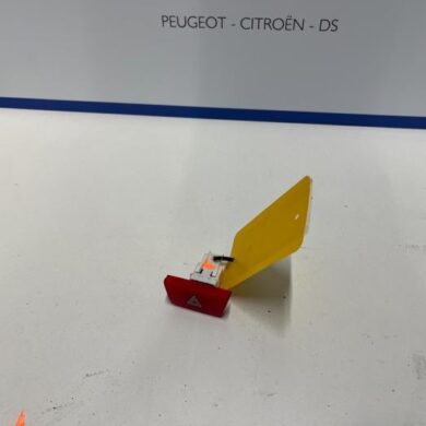 Peugeot 107 1.0 12V Panic lighting switch 2012 6490NK