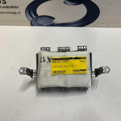 Peugeot 108 1.0 12V Right airbag (dashboard) 2015 B000870780
