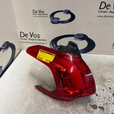 Peugeot 2008 1.6 BlueHDi 120 Achterlicht links 2016 9678074280