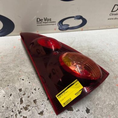 Peugeot 107 1.0 12V Taillight, left 2012 1607990580