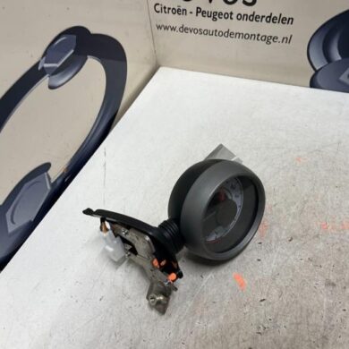 Peugeot 107 1.0 12V Toerenteller 2012 6106SK