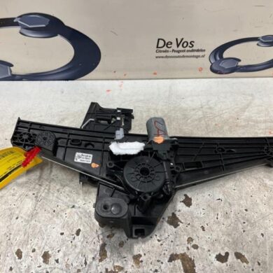 Opel Mokka 1.2 Turbo 12V Rear door window mechanism 4-door, left 2022 9830003080