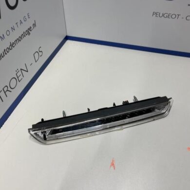 Peugeot 2008  Extra Remlicht midden 2016 6351LX