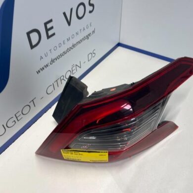 Peugeot 308 1.2 12V e-THP PureTech 130 Rücklicht rechts 2018 9823728580