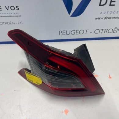 Peugeot 308 1.2 12V e-THP PureTech 130 Taillight, left 2018 9823728680