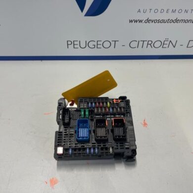 Peugeot 308 2.0 BlueHDi 150 16V Fuse box 2015 9810295780-9810296080