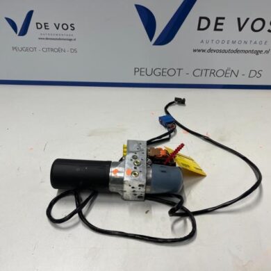 Peugeot 307 2.0 16V Convertible motor 2004 8446S4