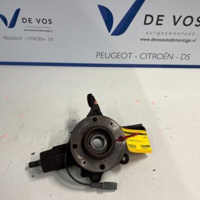 Peugeot 5008 1.6 HDiF 16V Fusee rechts-voor 2014 1606631080