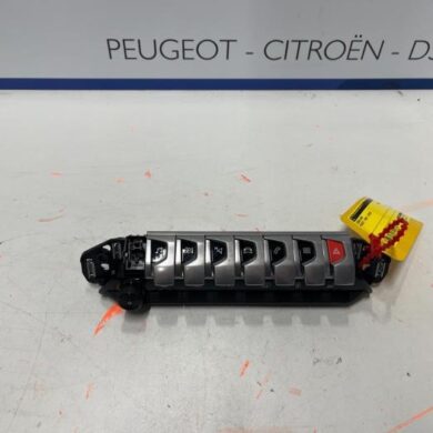 Peugeot 3008 1.2 12V e-THP PureTech 130 Switch 2021 98249154DX