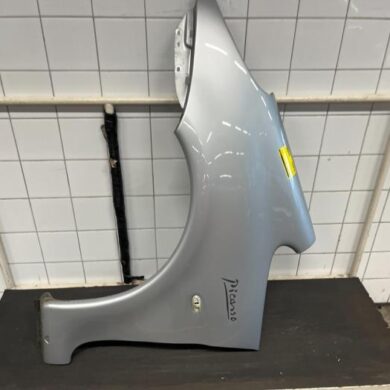 Citroen Picasso 1.6i 16V Front wing, left 2007 7840Q0