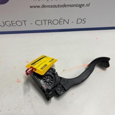 Citroen Berlingo  Accelerator pedal 2020 9813994080
