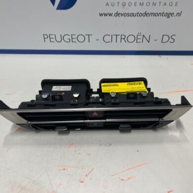 Citroen C4 1.2 PureTech 130 12V Luchtrooster Dashboard 2020 98356482DX