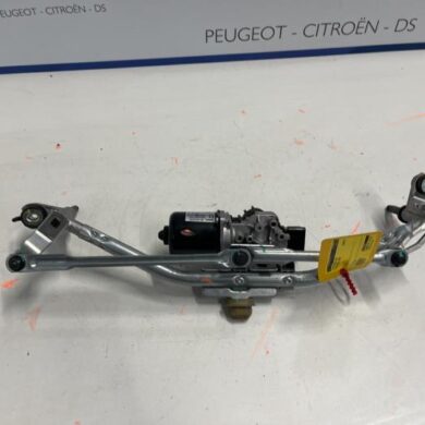 Citroen Berlingo  Front wiper motor 2020 9816558880