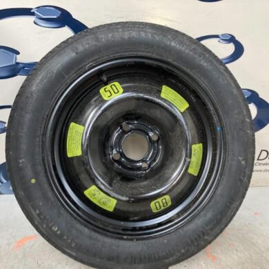 Peugeot 2008 1.2 12V e-THP PureTech 110 Wheel + tyre 2015