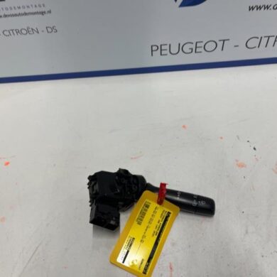 Peugeot 108 1.0 12V Ruitenwis Schakelaar 2015 B000777880