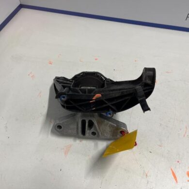 Citroen Berlingo  Engine mount 9HP 2020 9820297580