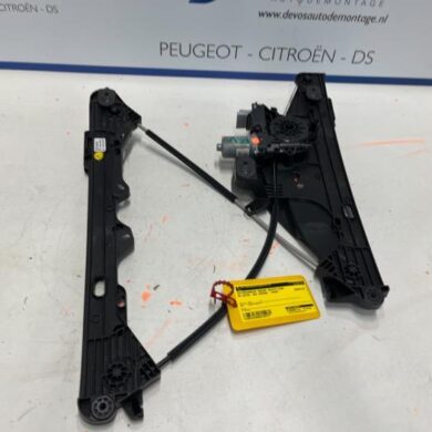 DS Automobiles DS3 Crossback 1.2 12V PureTech 130 Window mechanism 4-door, front right 2020 9828130680