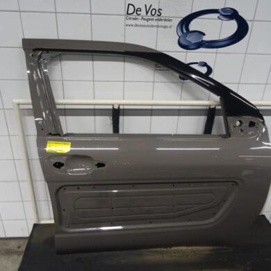 Citroen C4 Cactus  Front door 4-door, right 2016 9801012880