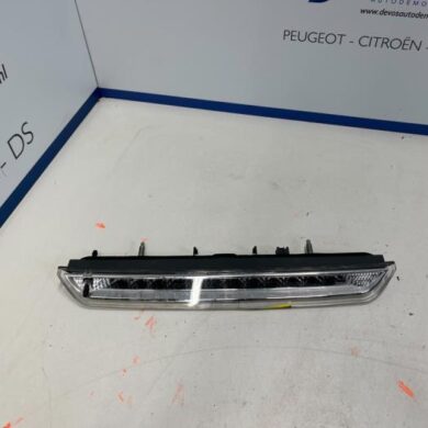 Peugeot 2008 1.2 Vti 12V PureTech Extra Remlicht midden 2018 6351LX