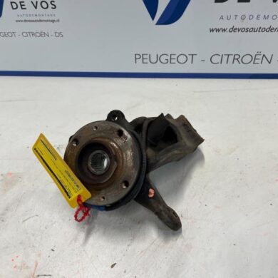 Citroen C3 1.2 12V e-THP PureTech 110 Fusee links-voor 2017 364690