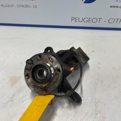 Citroen C4 Cactus  Achsschenkel links vorne 2016 364690