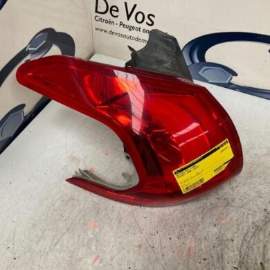 Peugeot 2008 1.2 12V e-THP PureTech 110 Taillight, left 2015 9678074280