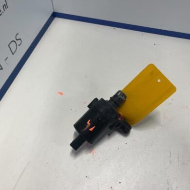 Citroen DS5 2.0 165 HYbrid4 16V Additional water pump 2014 6466KP